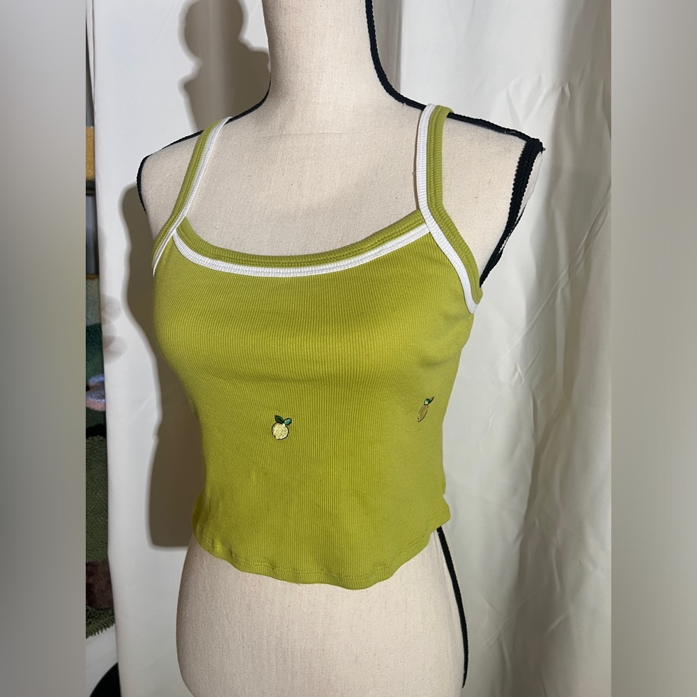 Green cropped tank top